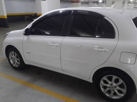 NISSAN MARCH 1.6 SV 16V FLEXSTART 4P XTRONIC NISSAN MARCH 1.6 SV 16V FLEXSTART 4P XTRONIC